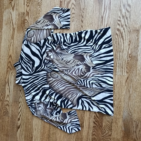 (M) Jackets Galore by John Farah Zebra Print 3/4 Sleeve Top ❤ Bejeweled - Picture 7 of 7